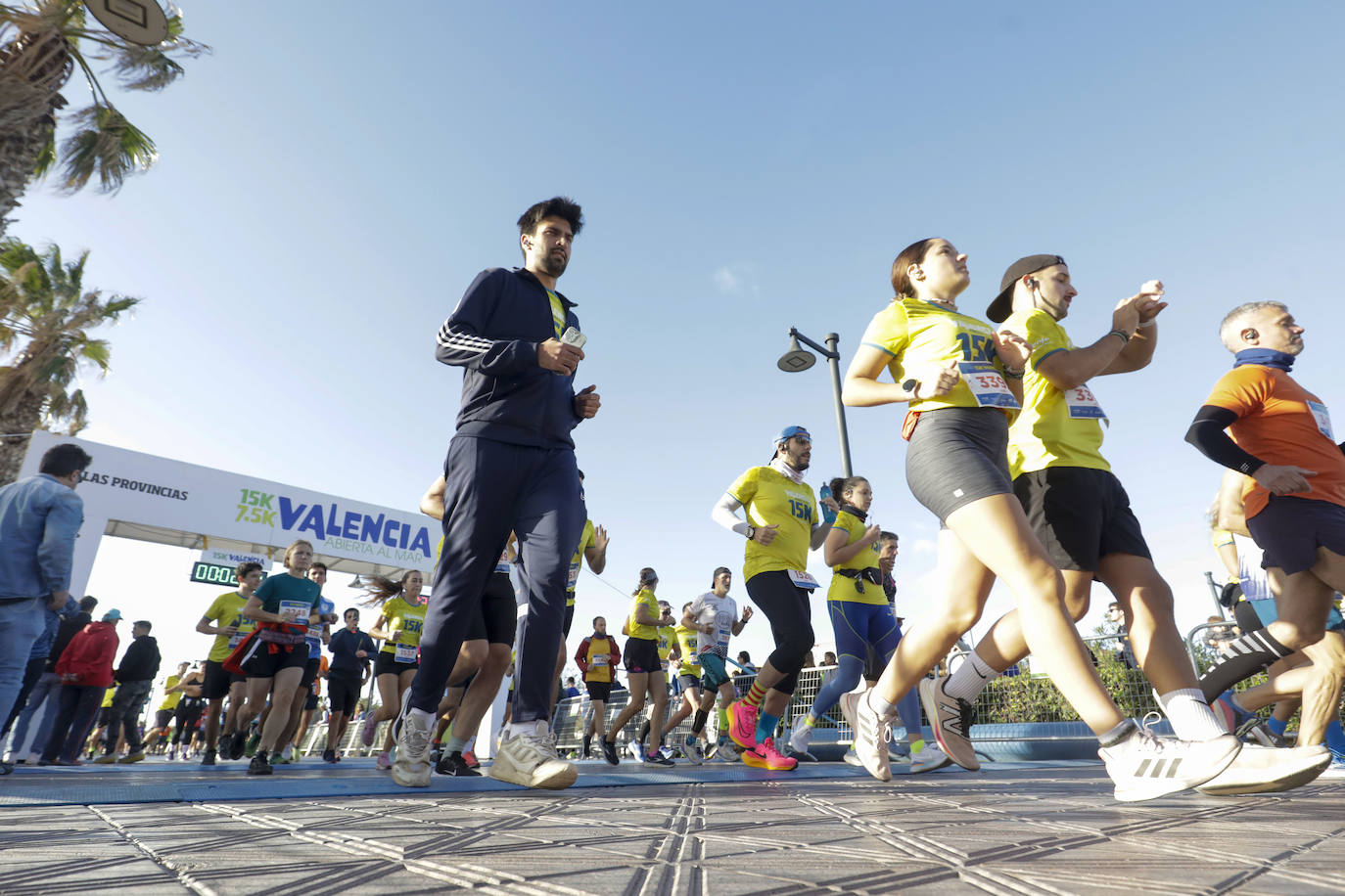 Las mejores imágenes que ha dejado la 15K Valencia Abierta al Mar