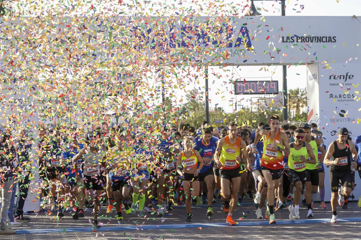 Las mejores imágenes que ha dejado la 15K Valencia Abierta al Mar