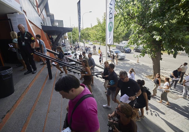 Acceso de público a la Fonteta.