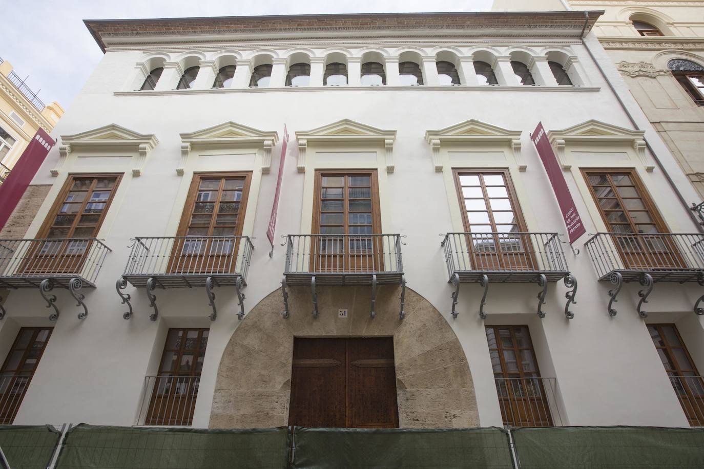 Fachada principal del Palacio Valeriola, sede del Centro de Arte Hortensia Herrero.