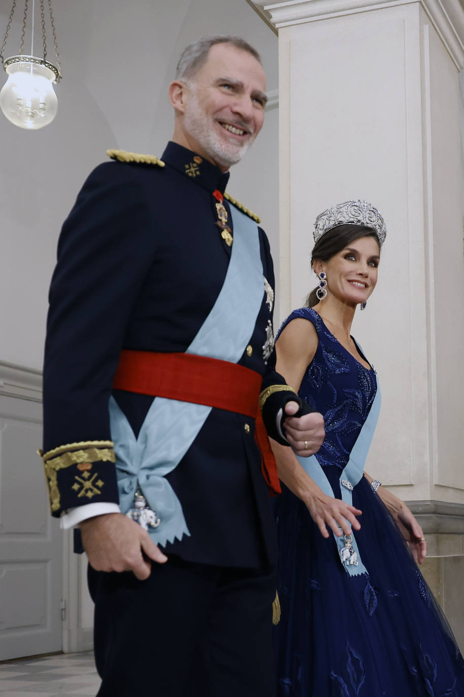 La espectacular tiara de Letizia en Dinamarca