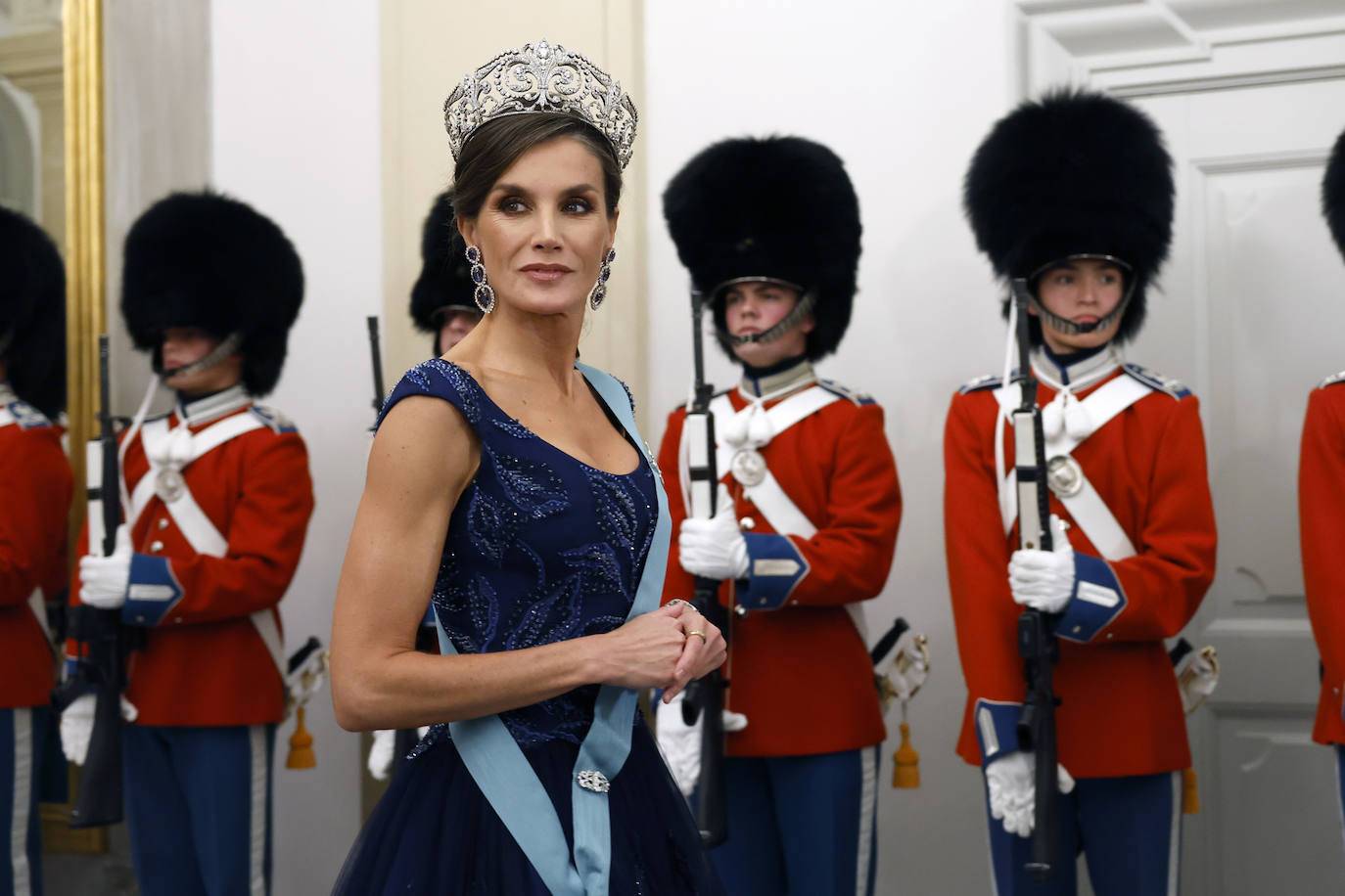 La espectacular tiara de Letizia en Dinamarca