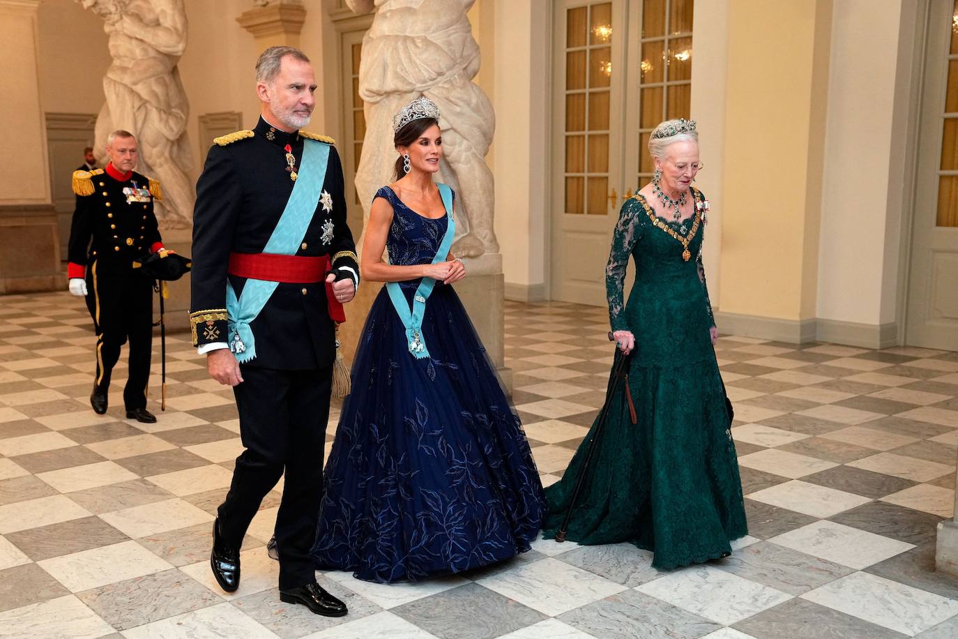 La espectacular tiara de Letizia en Dinamarca