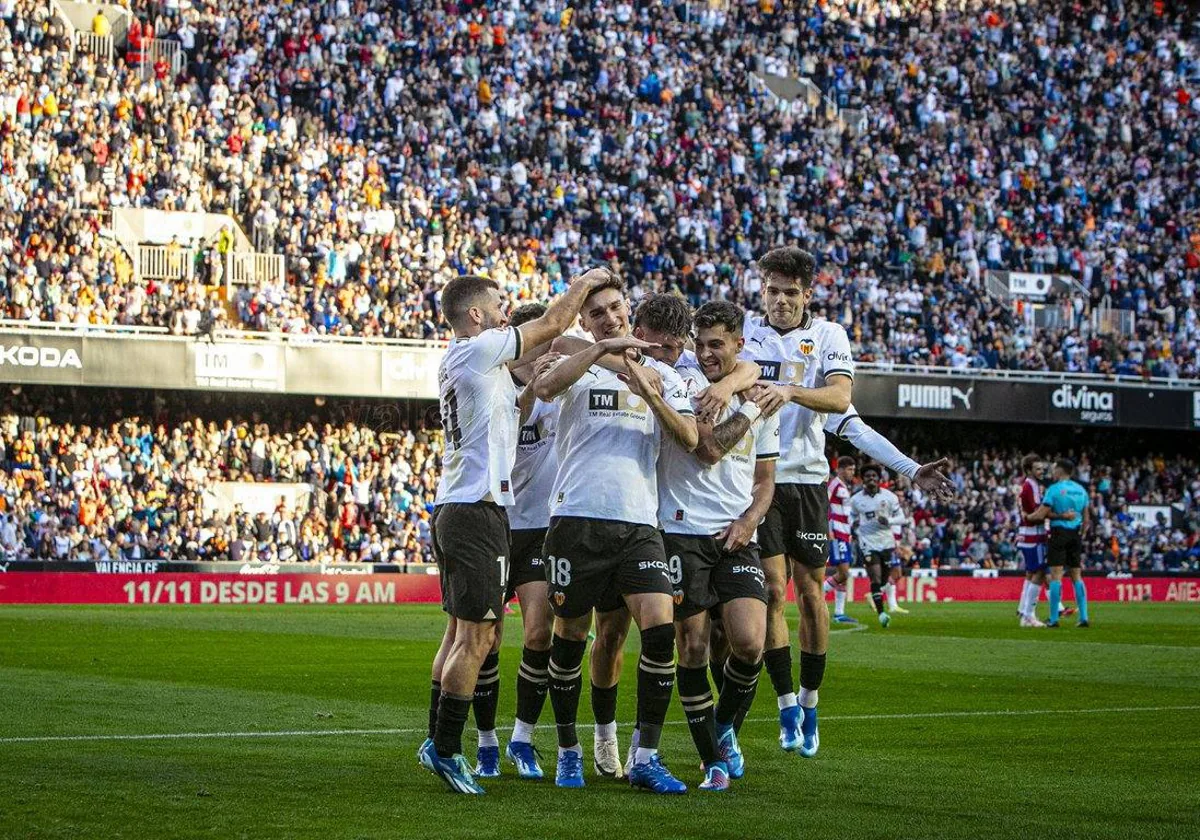 Valencia CF - Real Madrid, Mestalla se engancha con el mejor inicio de  Liga del Valencia desde Marcelino