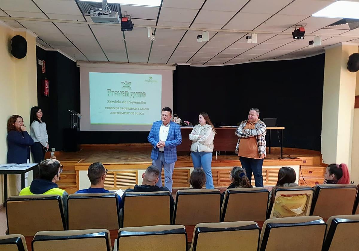 Recibimiento de los nuevos empleados.