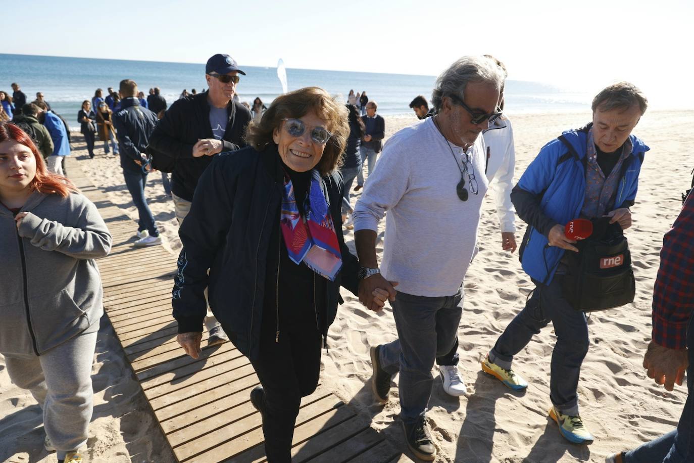 La tortuga marina recuperada en l&#039;Oceanogràfic vuelve al mar en el Saler