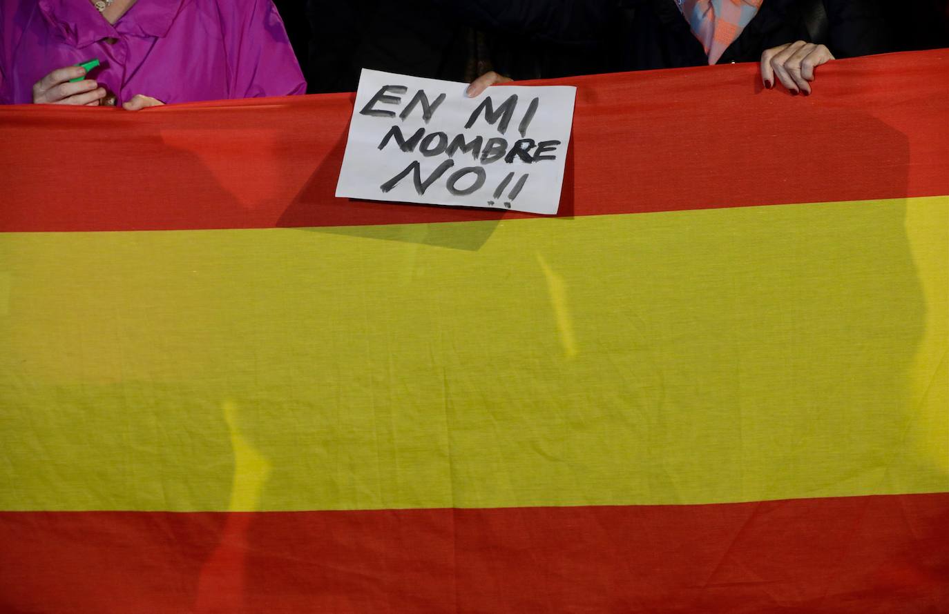 Se repiten las protestas este miércoles ante la sede del PSPV en Valencia