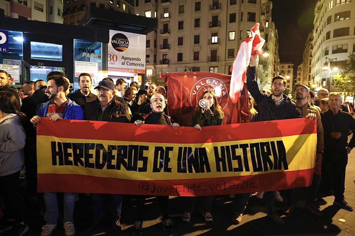 Protestas frente la sede del PSPV en Valencia por cuarta noche consecutiva