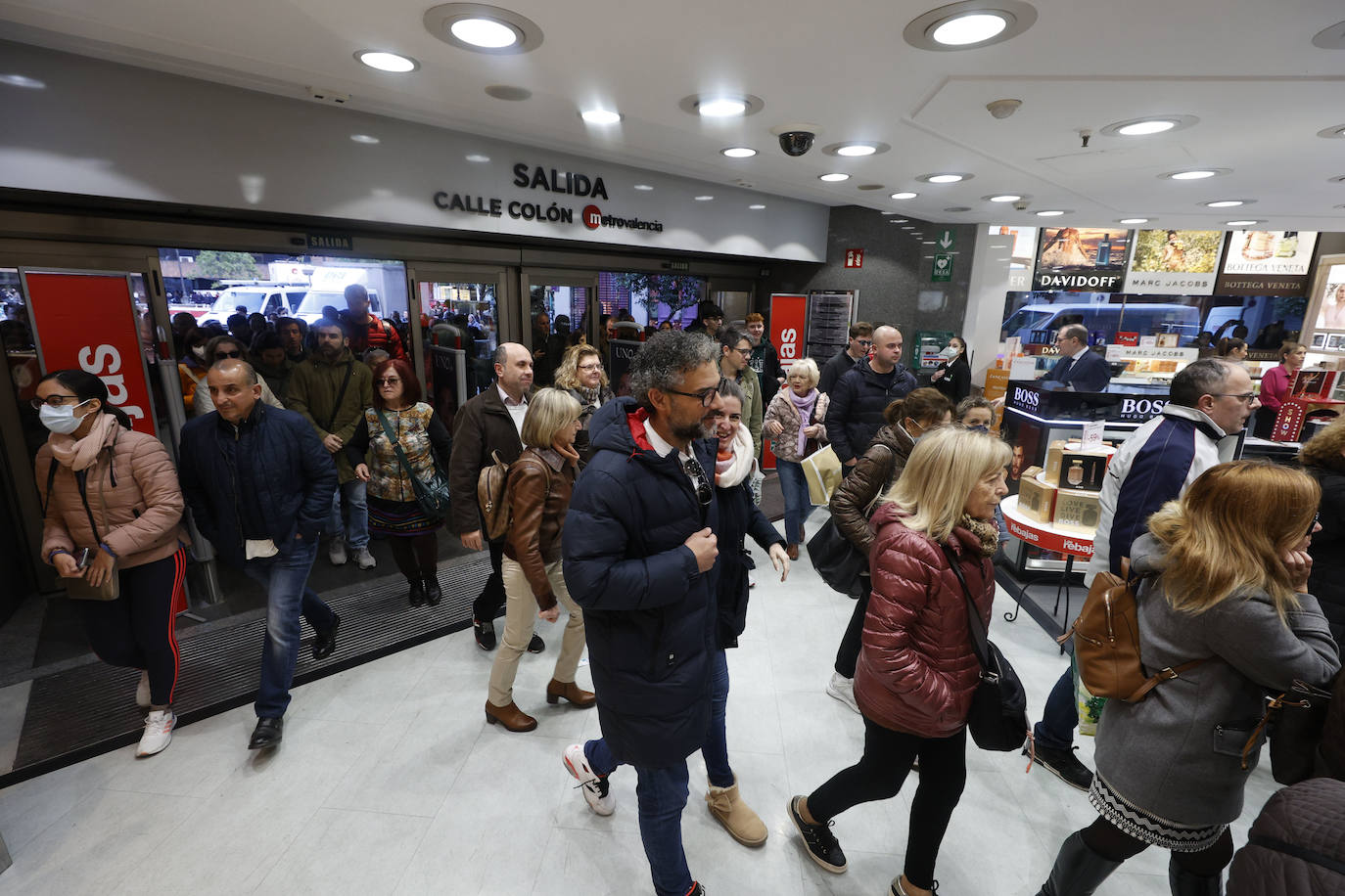 Inicio de las rebajas en El Cortes Inglés en una imagen de archivo.