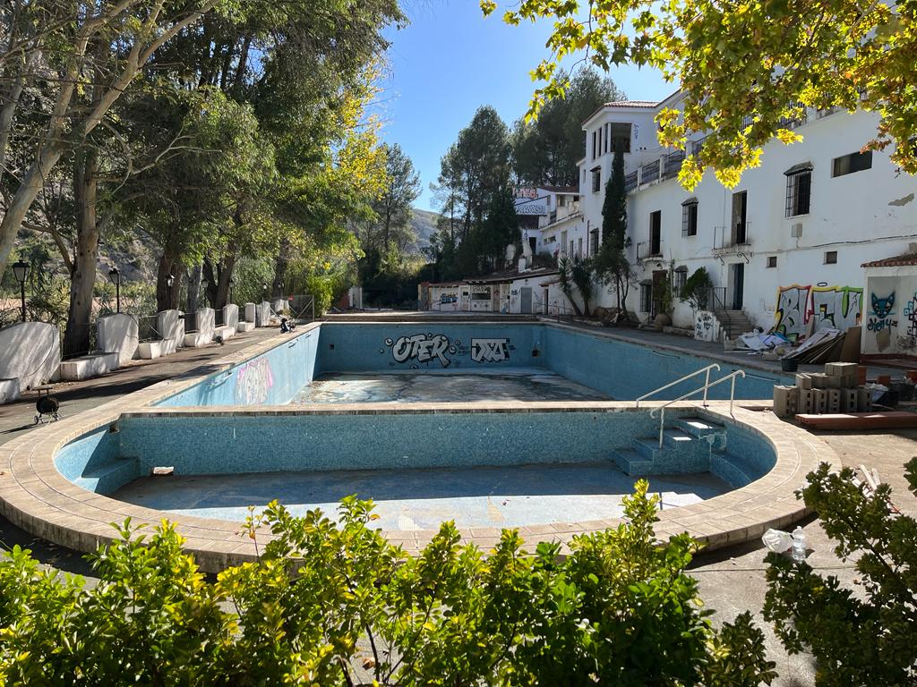 Piscina que podrá ser reabierta en unos meses.