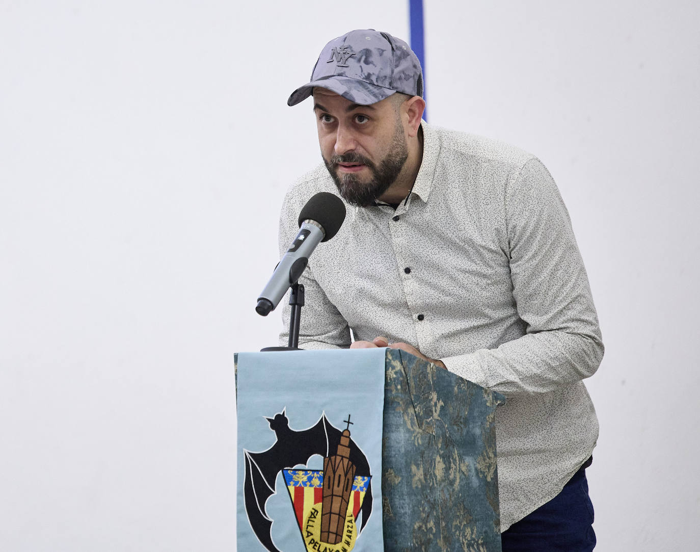 Una falla dedicada a la pilota: Rovellet ya es monumento