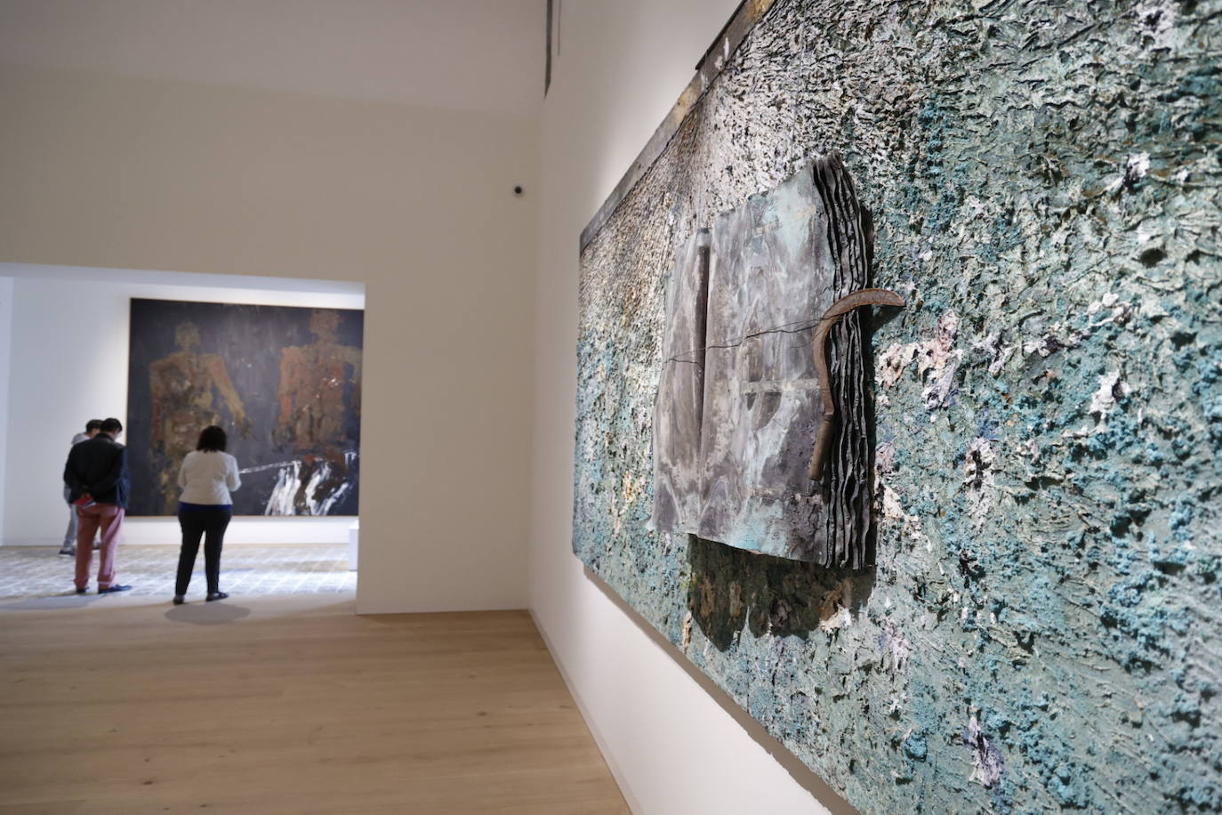 Los primeros visitantes estrenan el Centro de Arte Hortensia Herrero