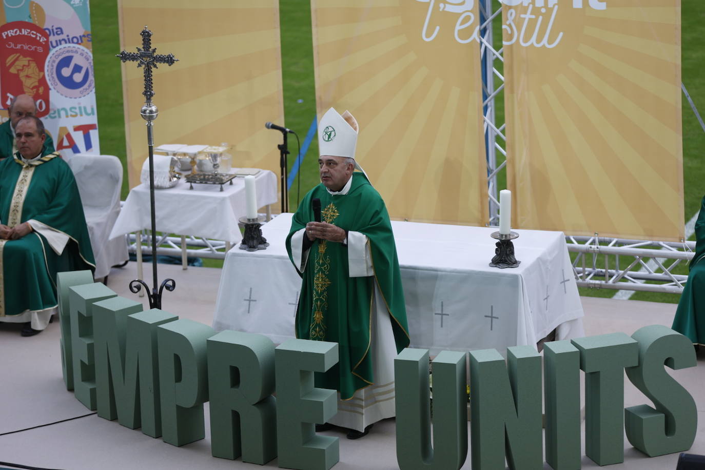 Juniors reúne a 8.000 personas en la celebración de su 40 aniversario