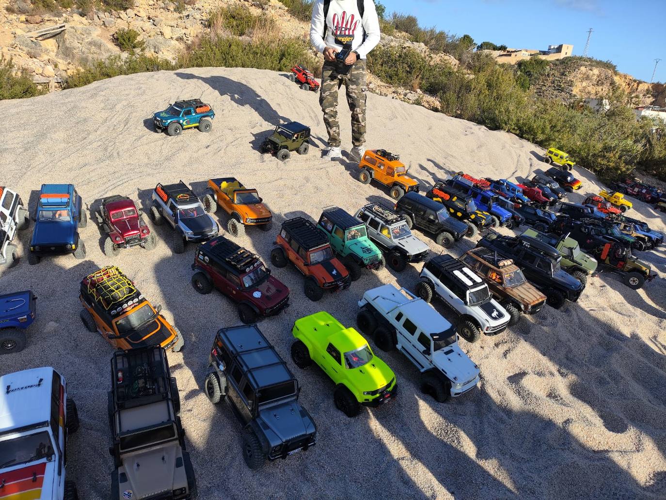 Fotos: Los aficionados al RC &#039;crawling&#039; se citan en Valencia con espectaculares coches teledirigidos