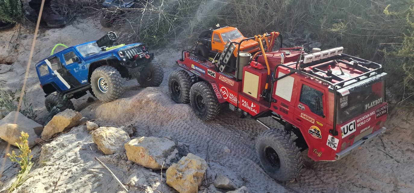 Fotos: Los aficionados al RC &#039;crawling&#039; se citan en Valencia con espectaculares coches teledirigidos