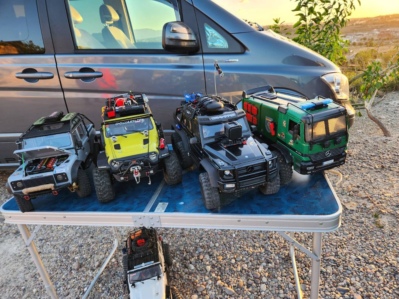 Fotos: Los aficionados al RC &#039;crawling&#039; se citan en Valencia con espectaculares coches teledirigidos