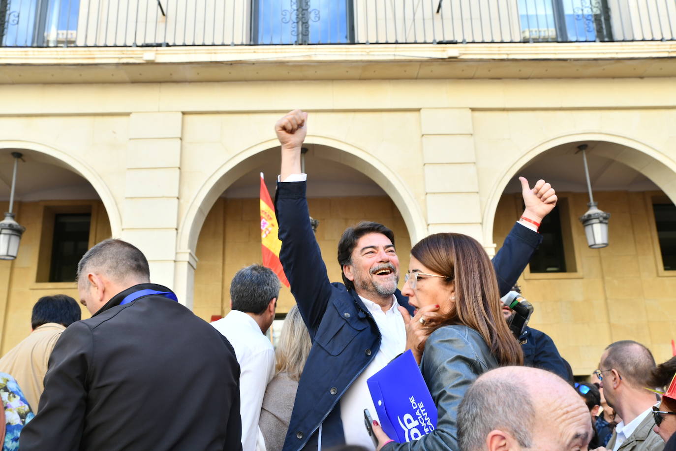 Fotos de la concentración en Alicante contra la amnistía