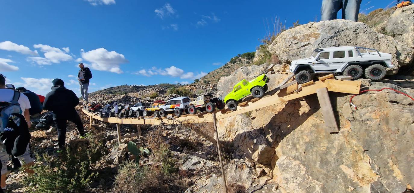 Fotos: Los aficionados al RC &#039;crawling&#039; se citan en Valencia con espectaculares coches teledirigidos