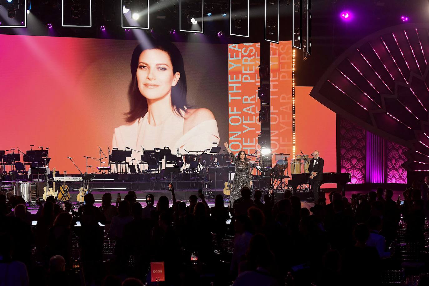 Laura Pausini, emocionada y rodeada de amigos, brilla en su homenaje de los Latin Gramy