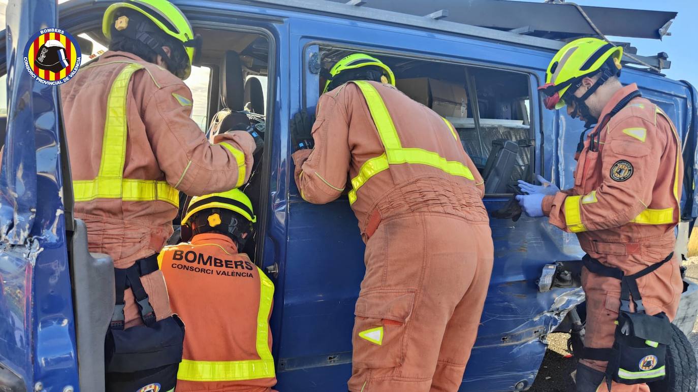 Un Hombre Muere Y Otro Resulta Herido Grave Al Ser Atropellados Por Dos Camiones En Picassent 6200