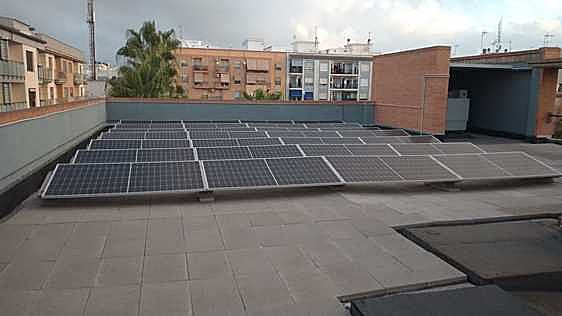 Placas en la cubierta de los juzgados.