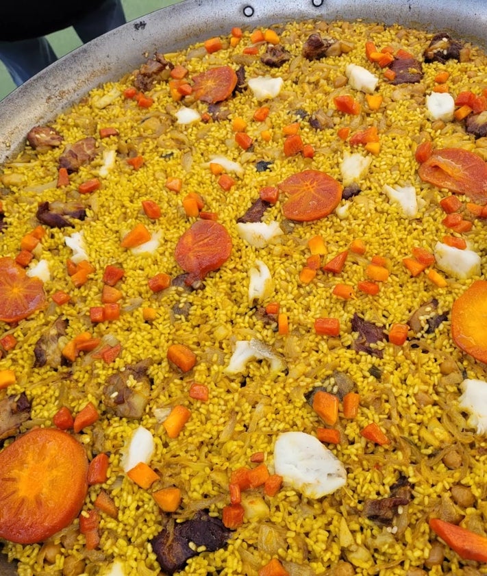 Imagen secundaria 2 - ¿Arroz con caqui? La fusión que redefine el sabor de otoño en Valencia