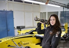 Nekane Muros, en la sede del Campos Racing, en Alzira.