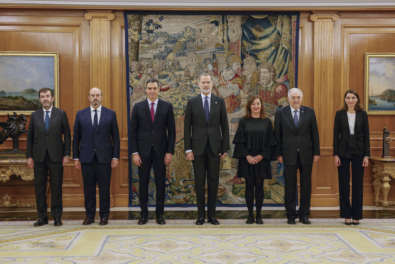 Fotos: Sánchez promete su cargo de presidente del Gobierno ante el Rey