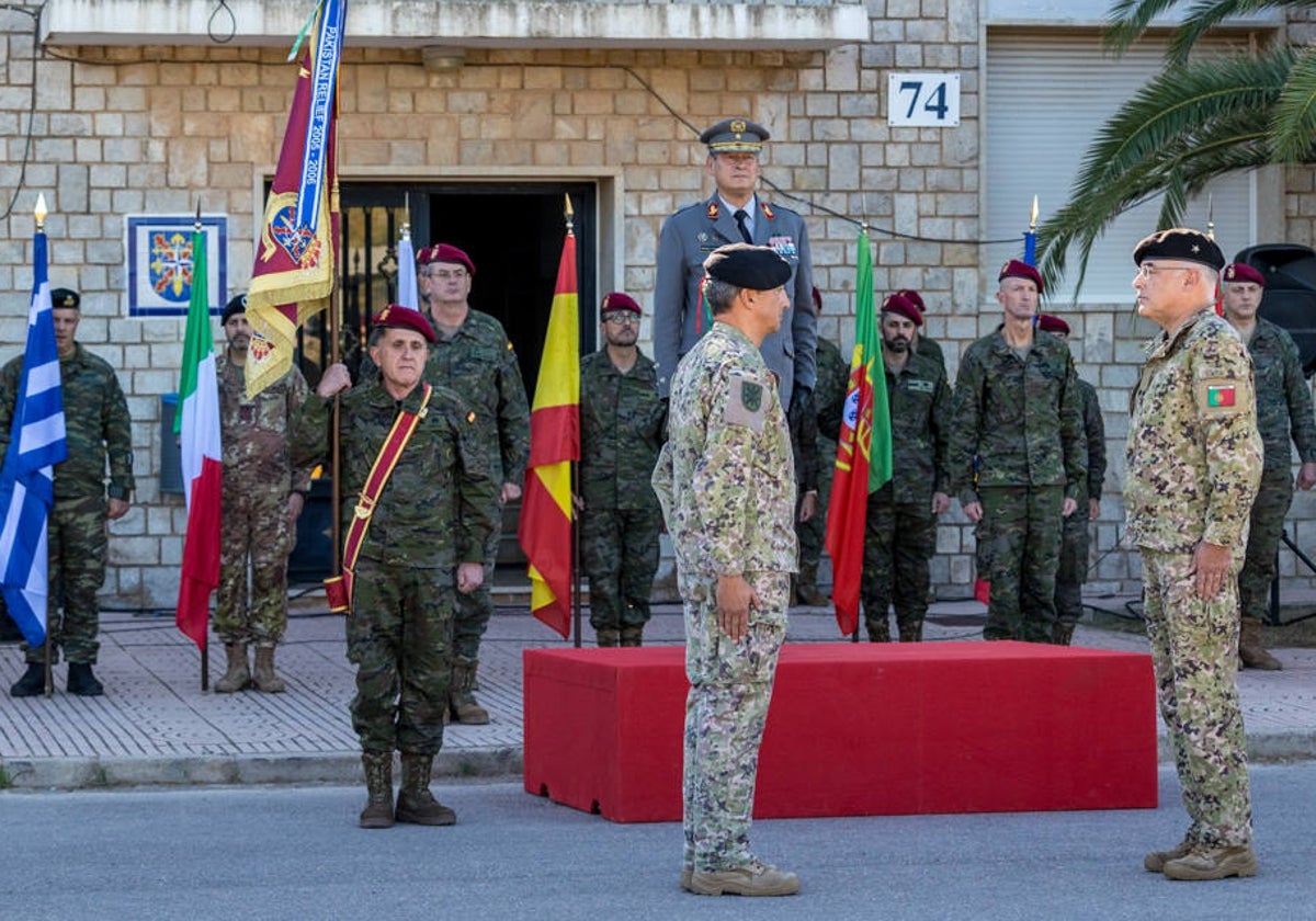 Acto de relevo del cargo en la Basa Militar Jaime I de Bétera.