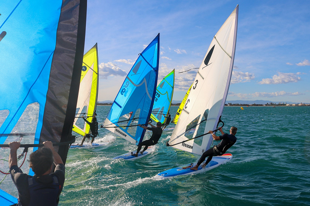 Mar, viento y adrenalina, todo listo para celebrar una prueba internacional de windsurf
