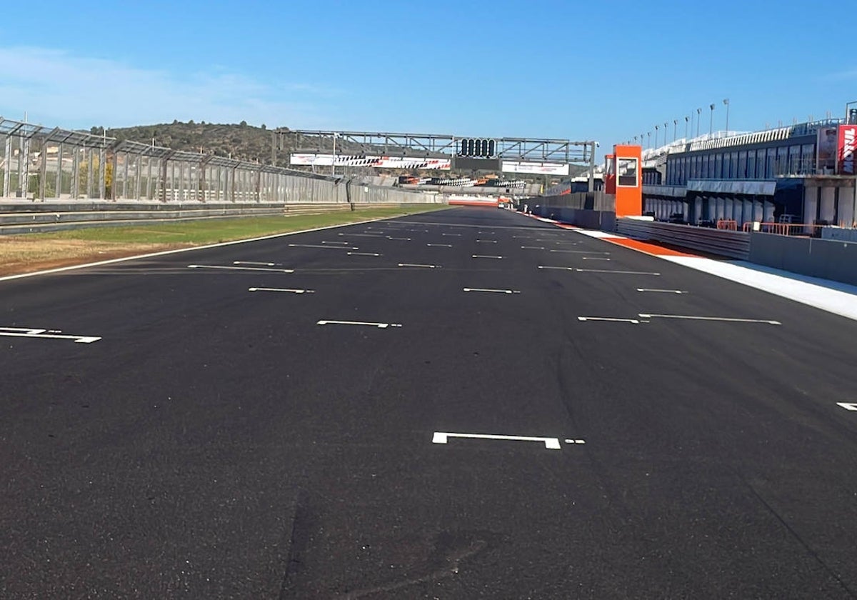 Running en el Circuit Ricardo Tormo antes del GP de la Comunitat