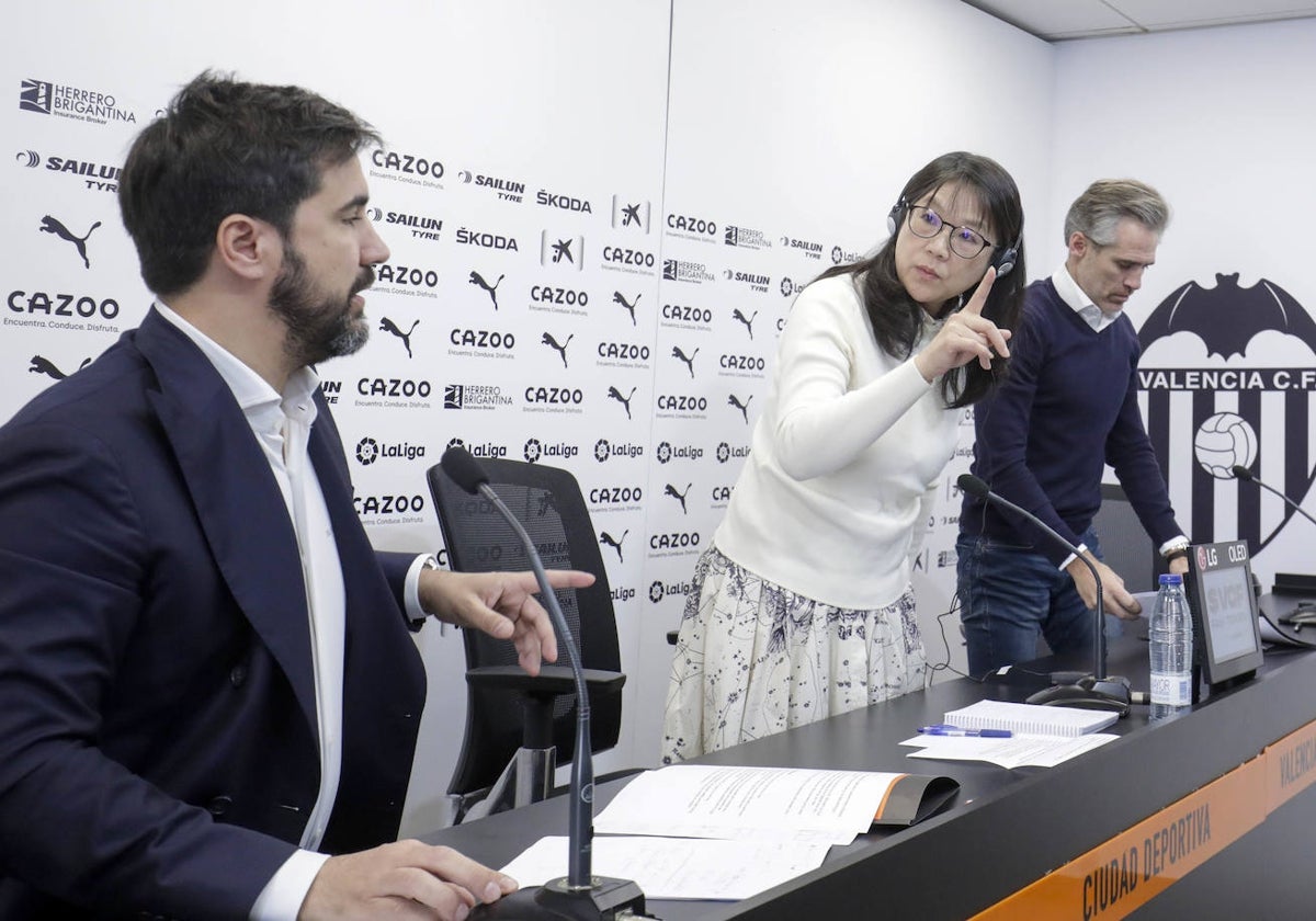 Javier Solís, Layhoon Chan y Miguel Ángel Corona, durante una rueda de prensa.