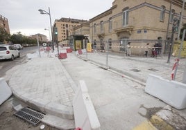 Carril bici en obras en Serrería.