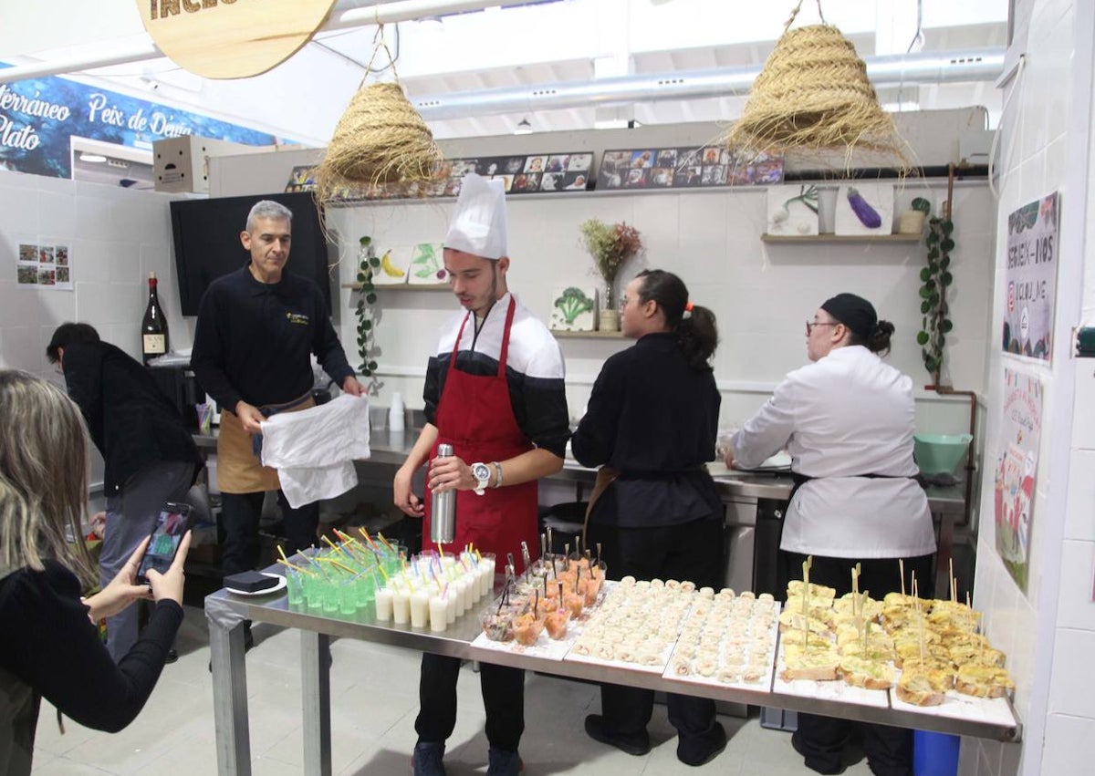 Imagen secundaria 1 - Bocados inclusivos en el Mercat Municipal de Dénia