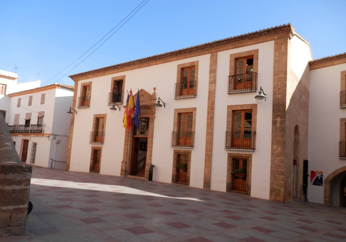 El Ayuntamiento de Xàbia.