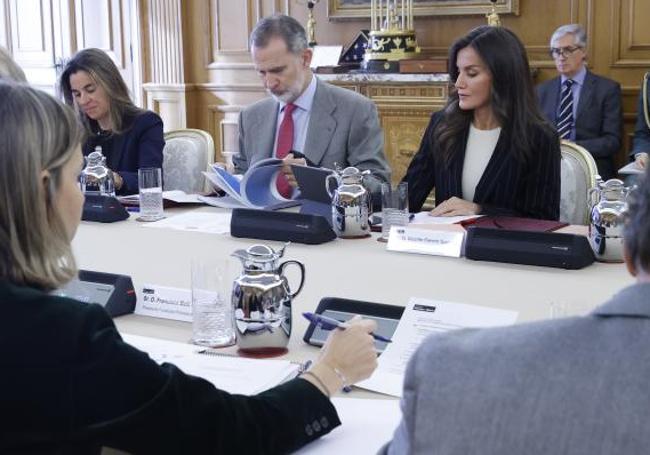 La Reina, durante la reunión de trabajo.