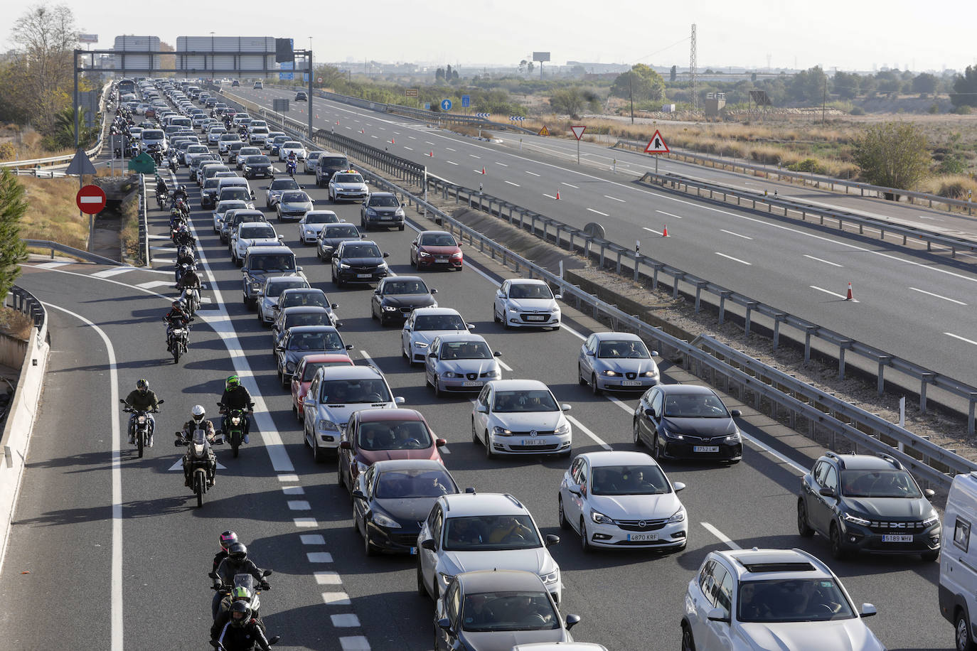 Largas colas para acceder al Circuito de Cheste