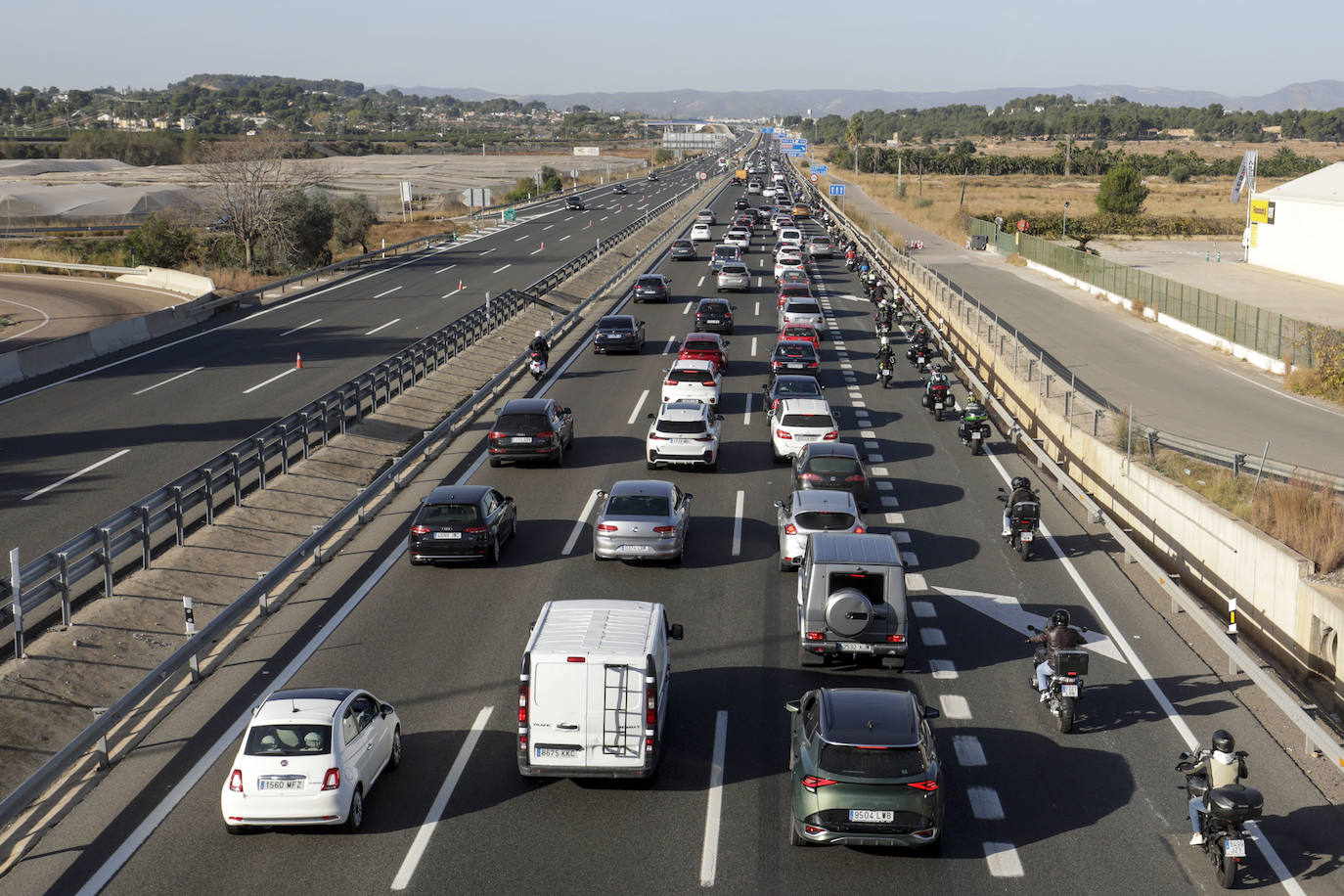 Largas colas para acceder al Circuito de Cheste