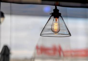 España abre la mano a la sustitución de bombillas halógenas por