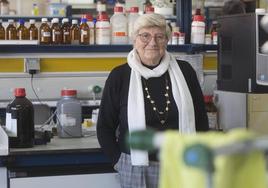 Margarita Parra, en su laboratorio en el campus de Burjassot.