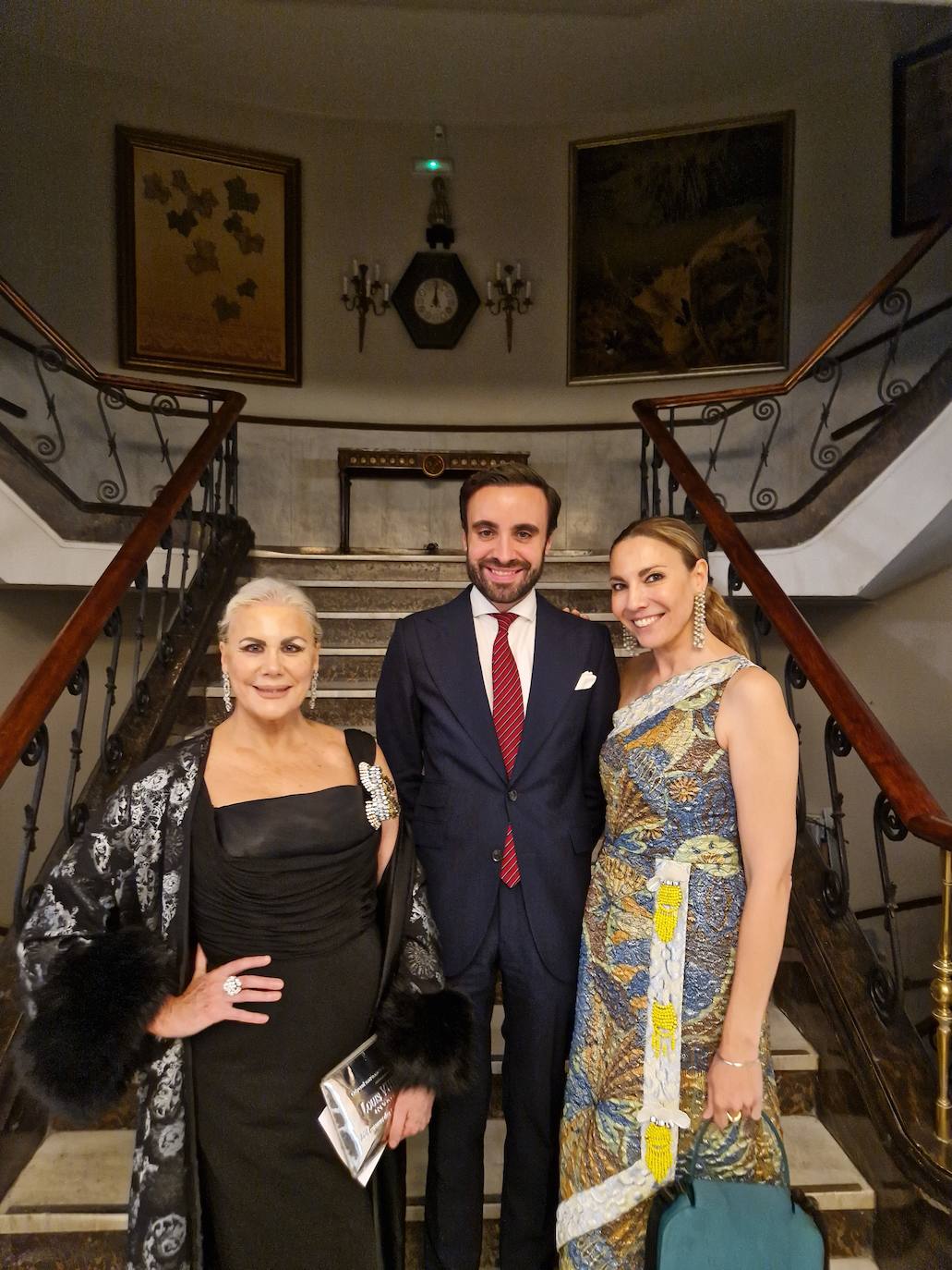 Laura Fitera, Pedro Guillem y Gadea Fitera en la cena del Santo Sepulcro.