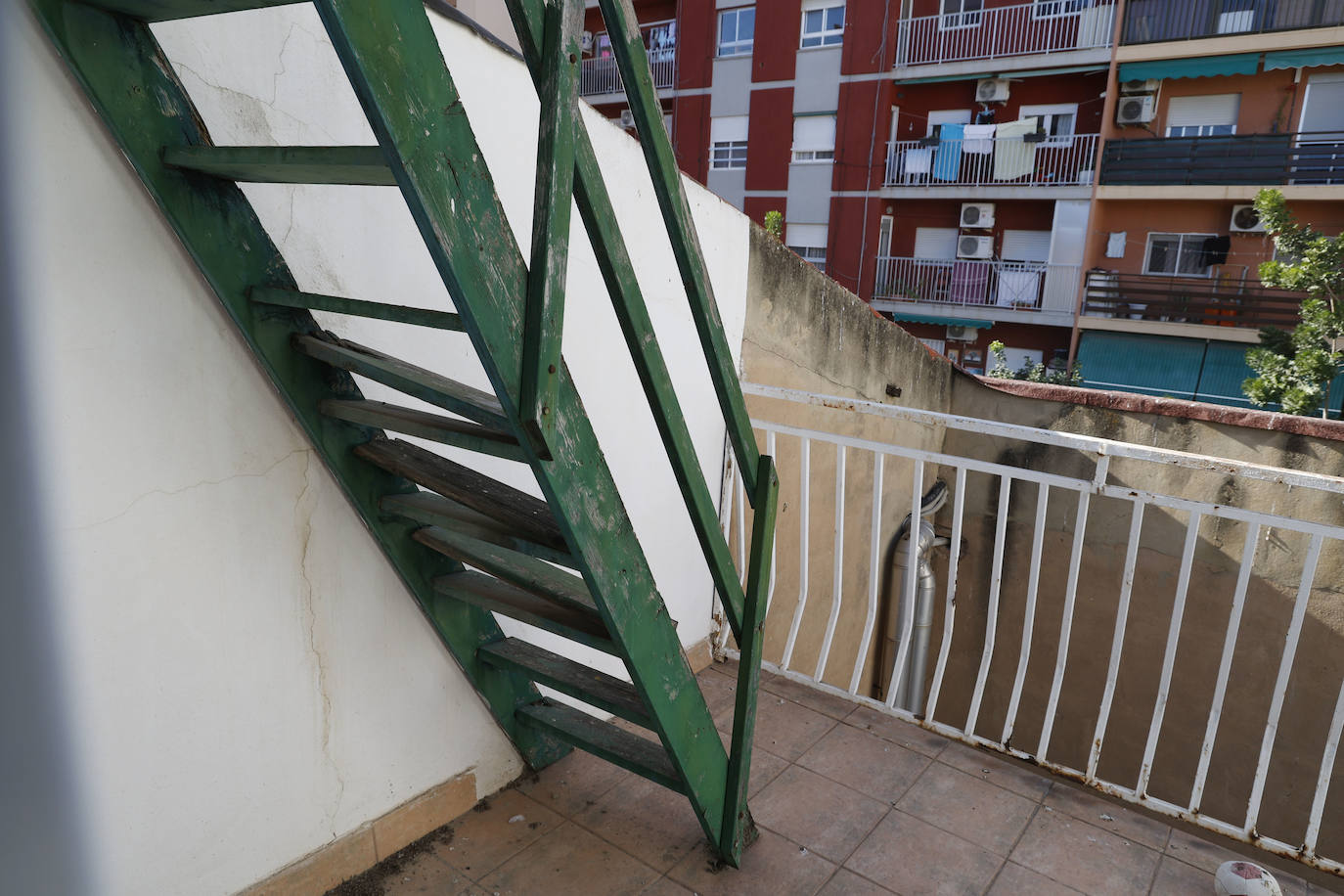 Abandono y desperfectos en el Museo de la Semana Santa Marinera de Valencia