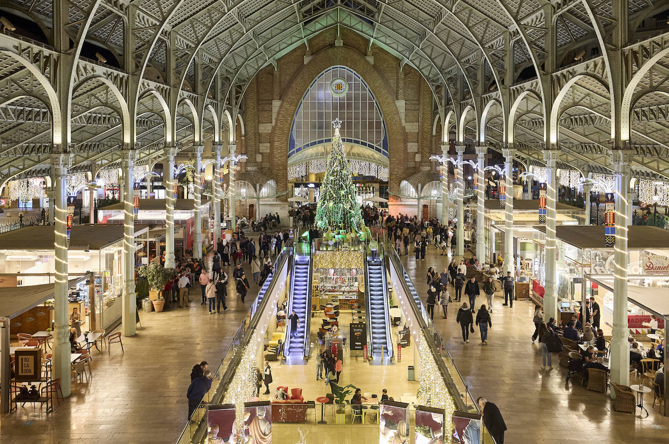 El Mercado de Colón de Valencia enciende las luces de Navidad