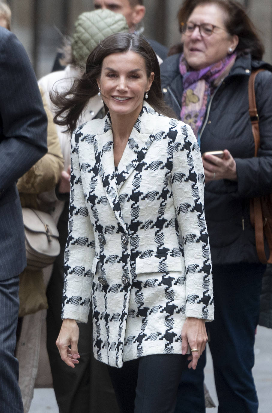 Letizia recupera su chaqueta más icónica