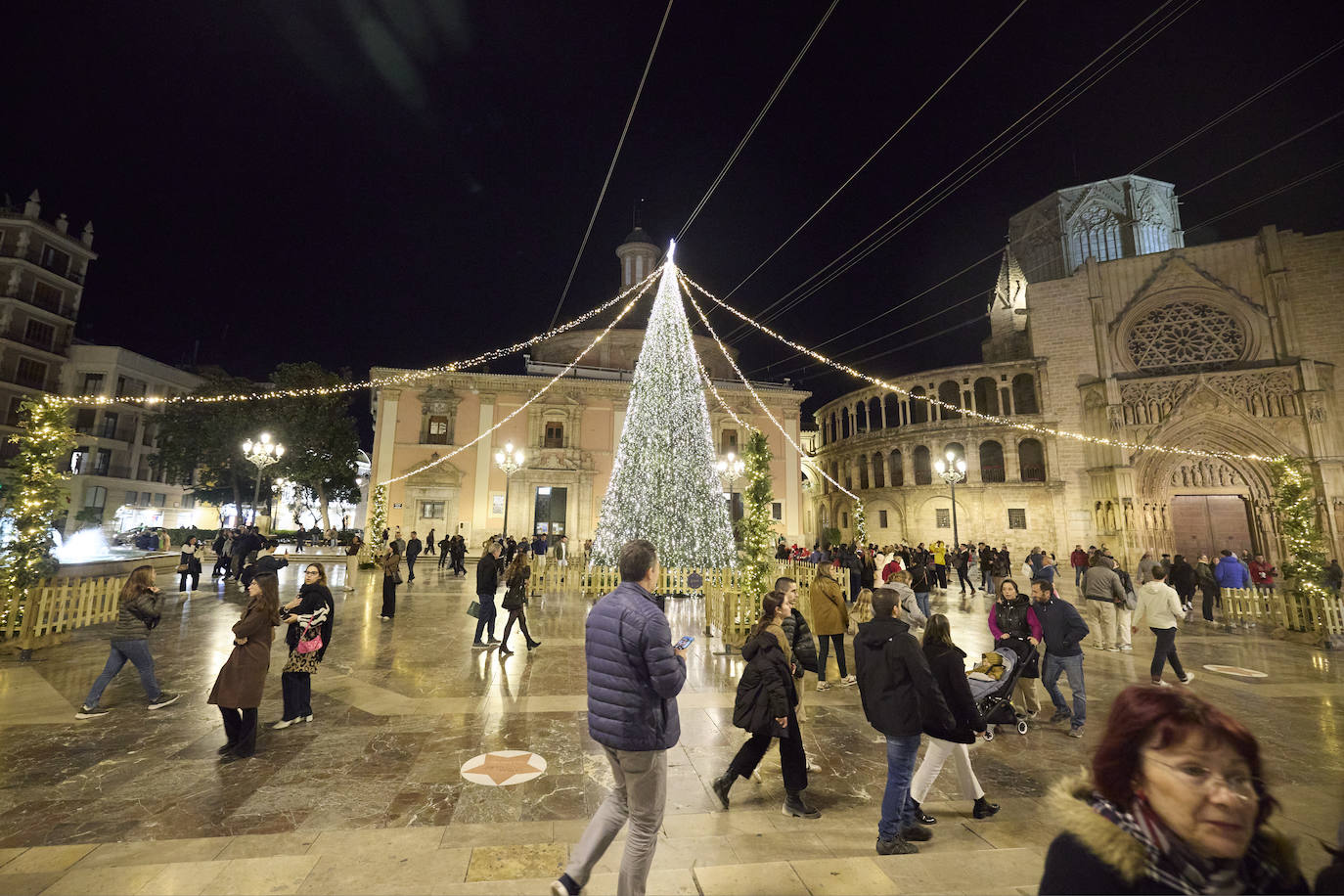 Valencia se ilumina para la Navidad