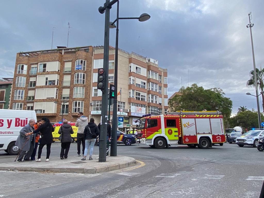 Las imágenes del accidente entre dos coches kamikaze tras una persecución en Valencia