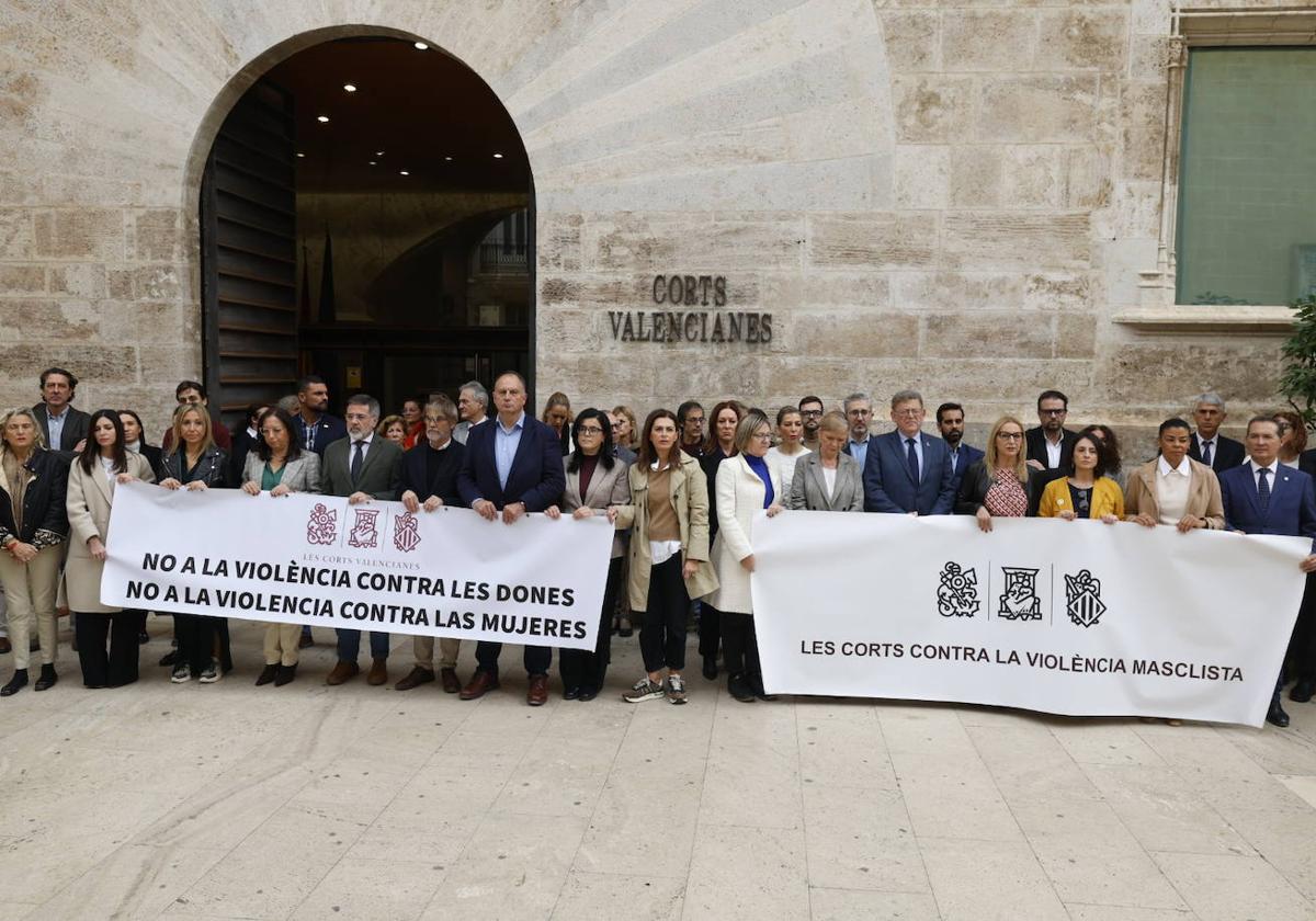 Protesta en Les Corts por el último crimen machista en la localidad de Sagunto