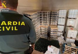 Una de las partidas de aceite inmovilizadas por la Guardia Civil.