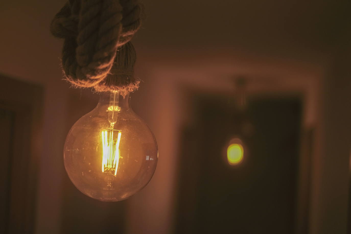 Una bombilla en una imagen de archivo.