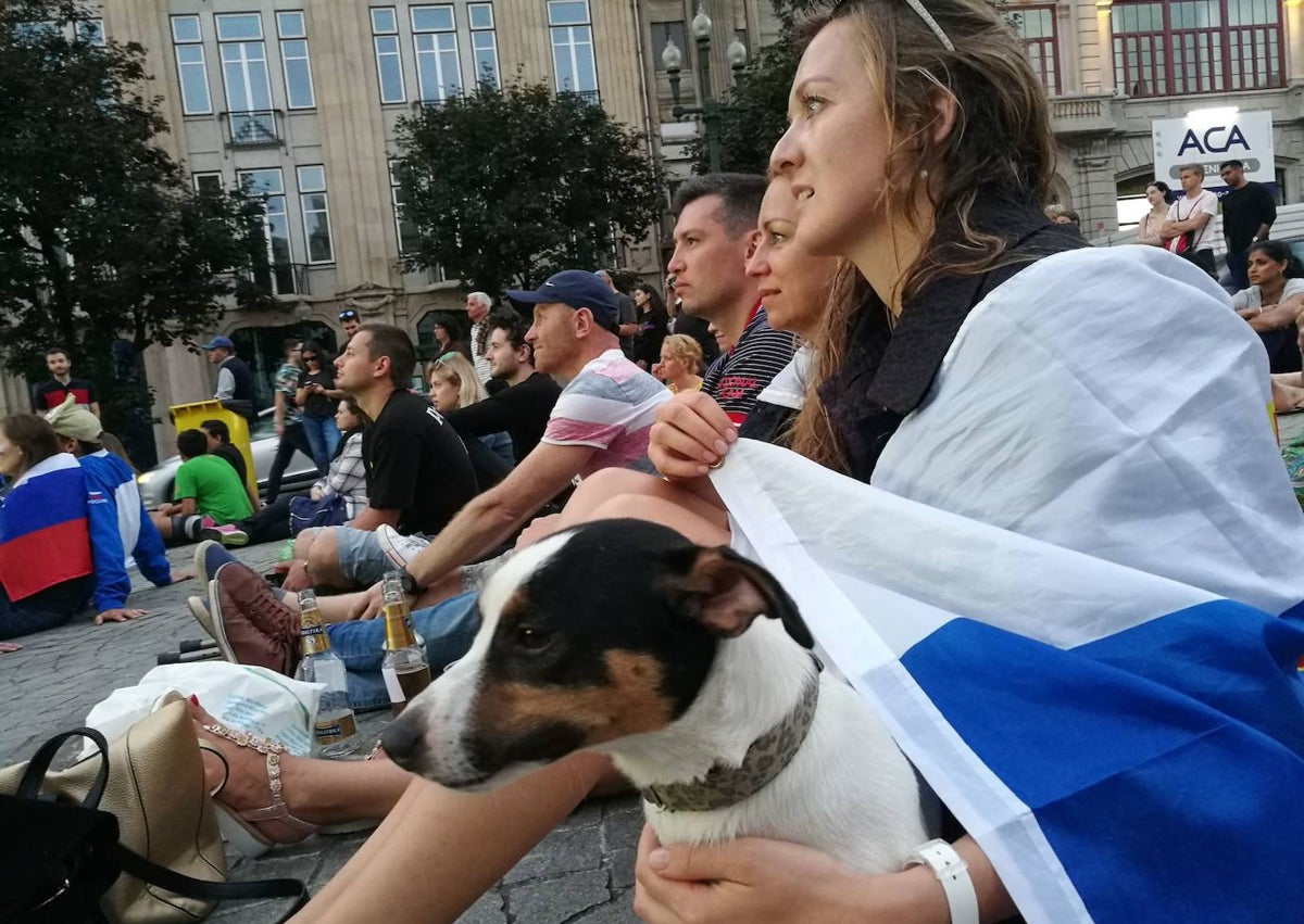 Imagen secundaria 1 - Un vecino del barrio de Nazaret de Valencia ofrece una recompensa de 1.000 euros para recuperar a su perro